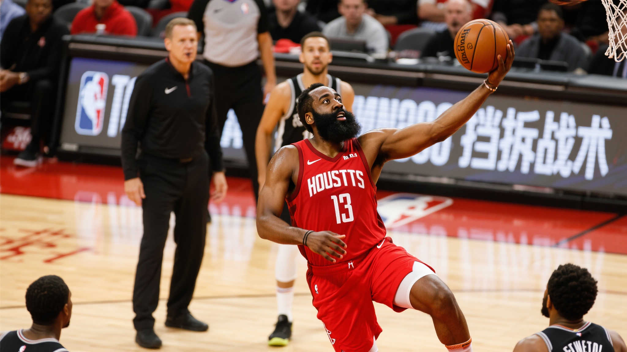 美媒盘点近10年得分王:哈登18801分高居第二,詹姆斯位列第五 美媒盘点近10年得分王:哈登18801分高居第二,詹姆斯位列第五